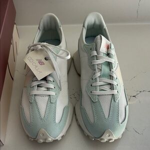 New Balance 327 Calia Women’s Pale Aqua and White Retro Runner Sneakers Size 7